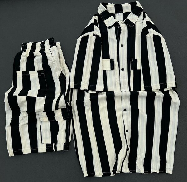 Ensemble rayé noir et blanc