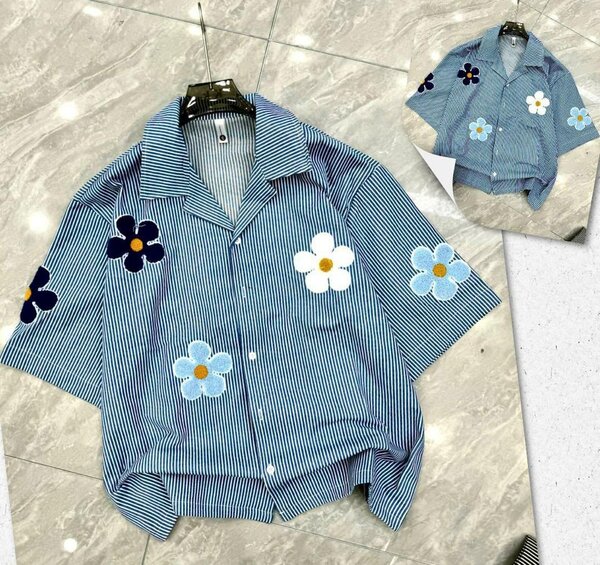 Chemise à fleurs rayée