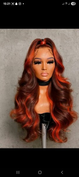 Perruque longue bouclée