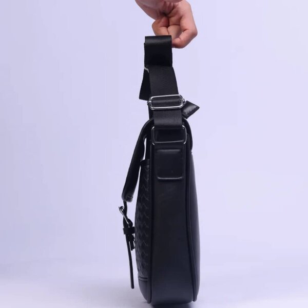 Sacoche en cuir tressé noir