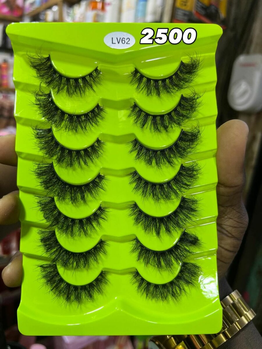 Faux cils volumineux 3D