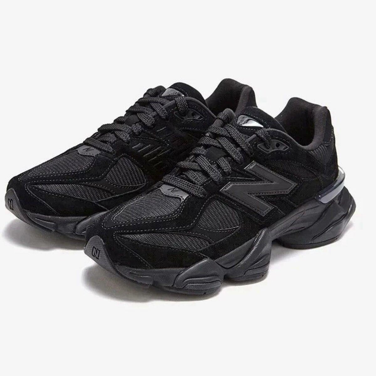 Sneakers en cuir blanc et noir