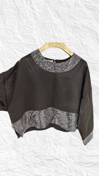 Двойка , кофта с юбкой.