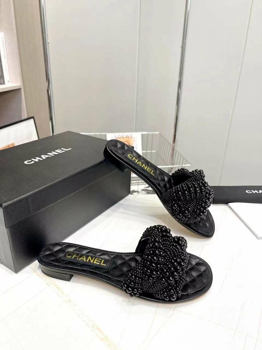 CHANEL LADIES SLIPPERS/SANDALS