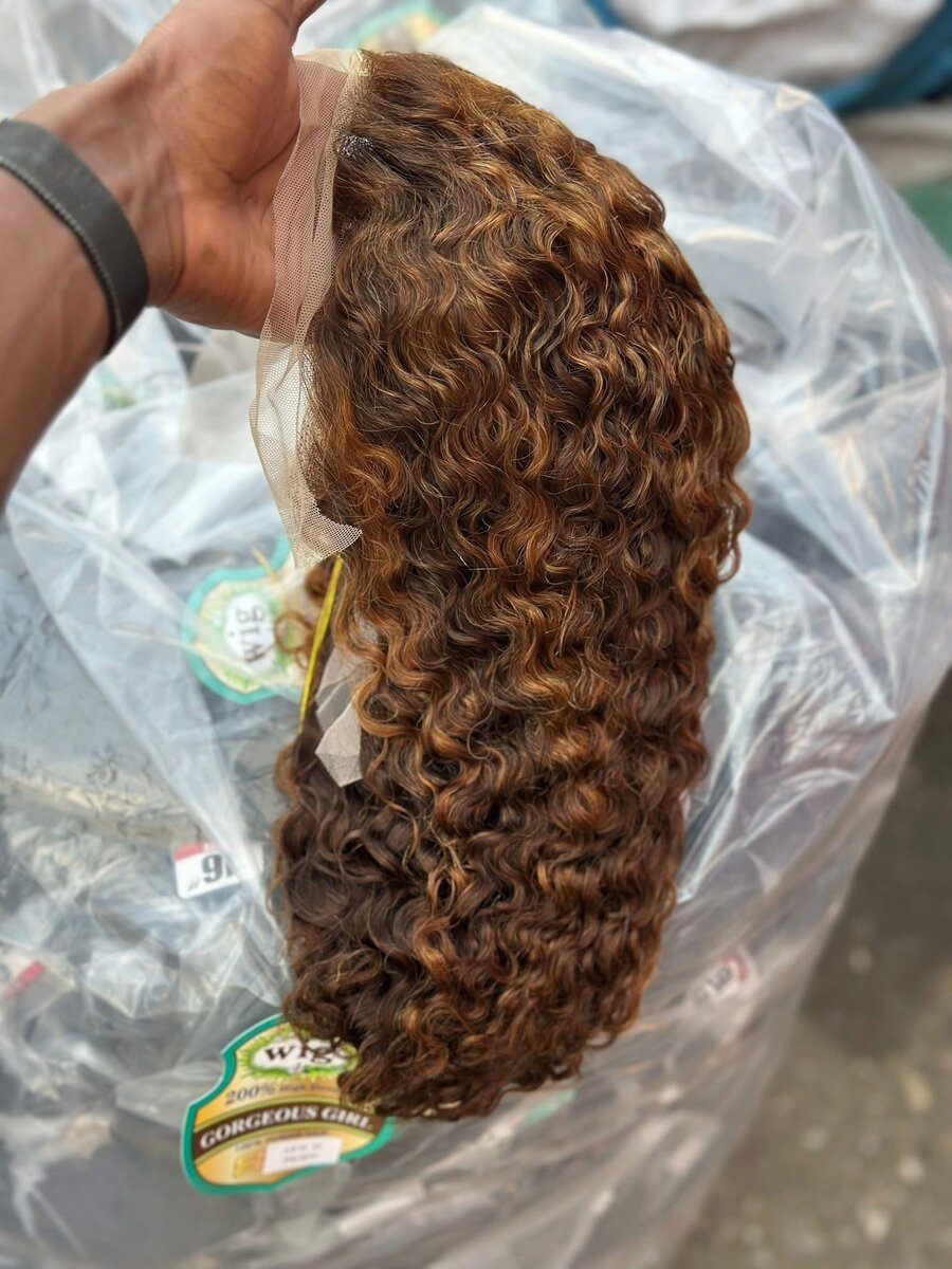 Perruque Bouclée Brune Ombre