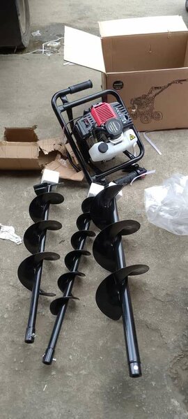 Tarière à essence puissante