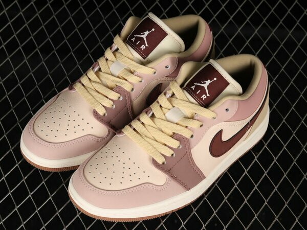 Jordan 1 neuves beige et marron