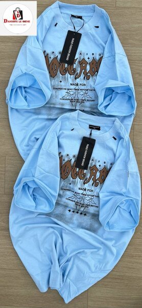 T-shirts bleus graphiques