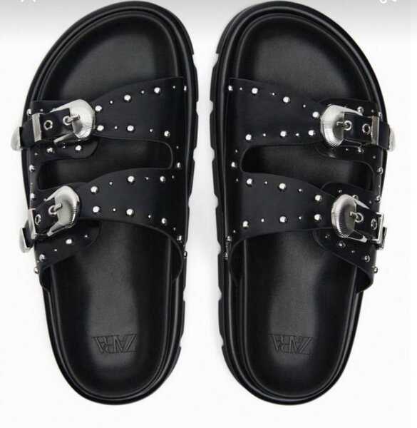 Sandales en cuir cloutées