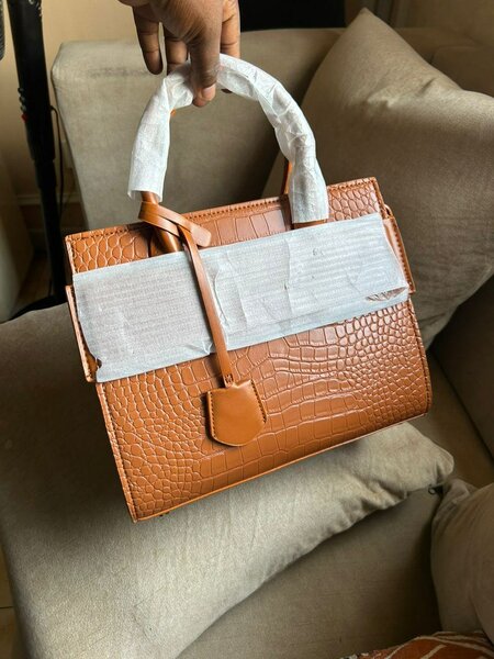 Sac à main cuir marron Pe 30cm