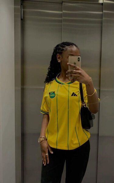 Maillot de football jaune