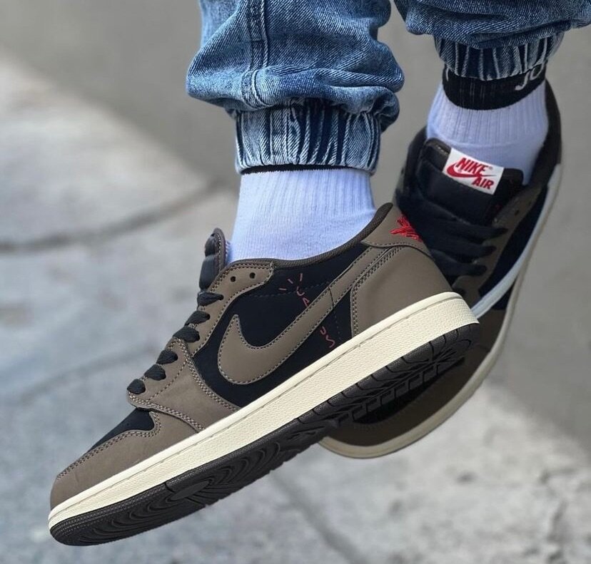 Air Jordan 1 low Travis