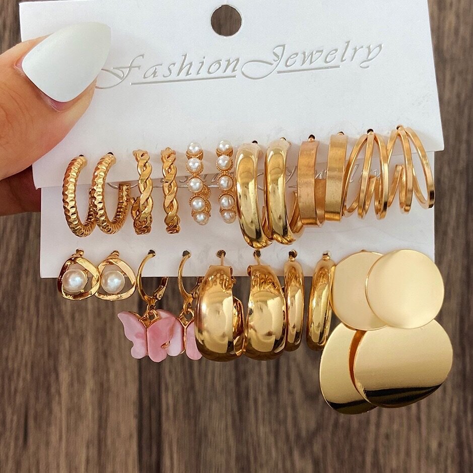 Gold earring set