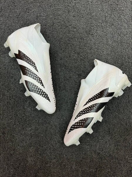 PAIRE DE MAGRE ADIDAS