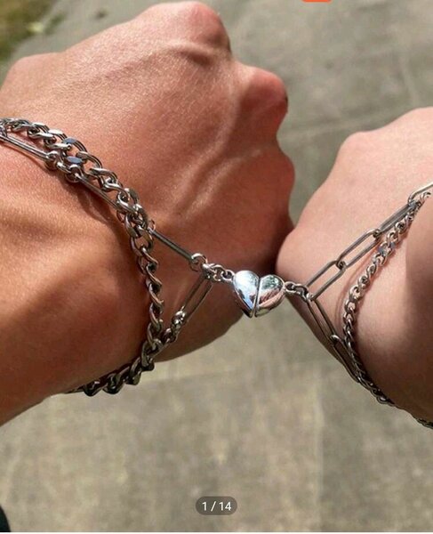 Couple magnetic necklace....