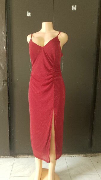Robe soirée rouge fendue