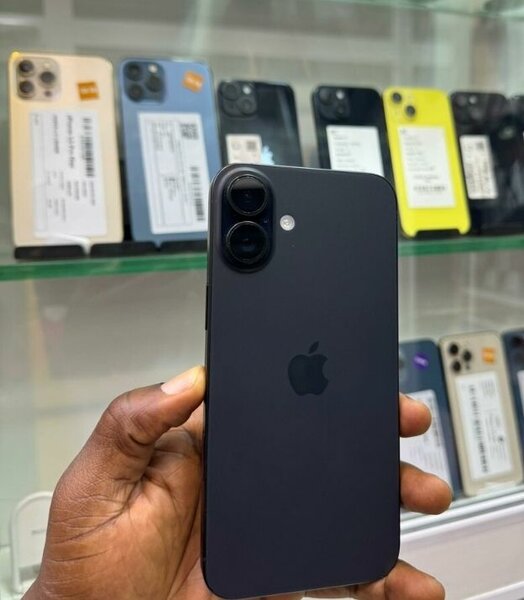 Apple iPhone 16