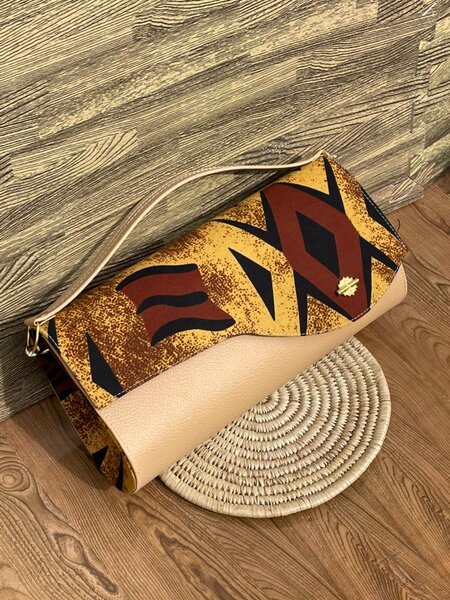 Pochette ethnique en cuir