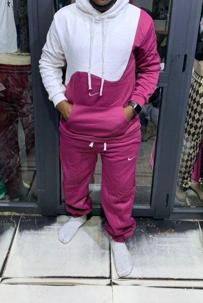 Ensemble de jogging en contraste