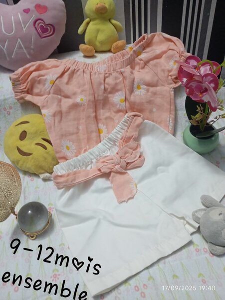 Ensemble bébé été 9-12 mois