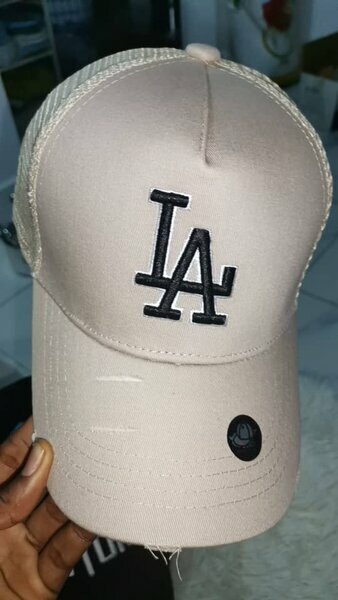 Casquette beige LA