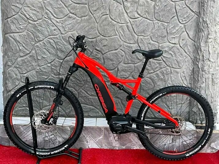 Vélo électrique pliant - randonnée urbaine