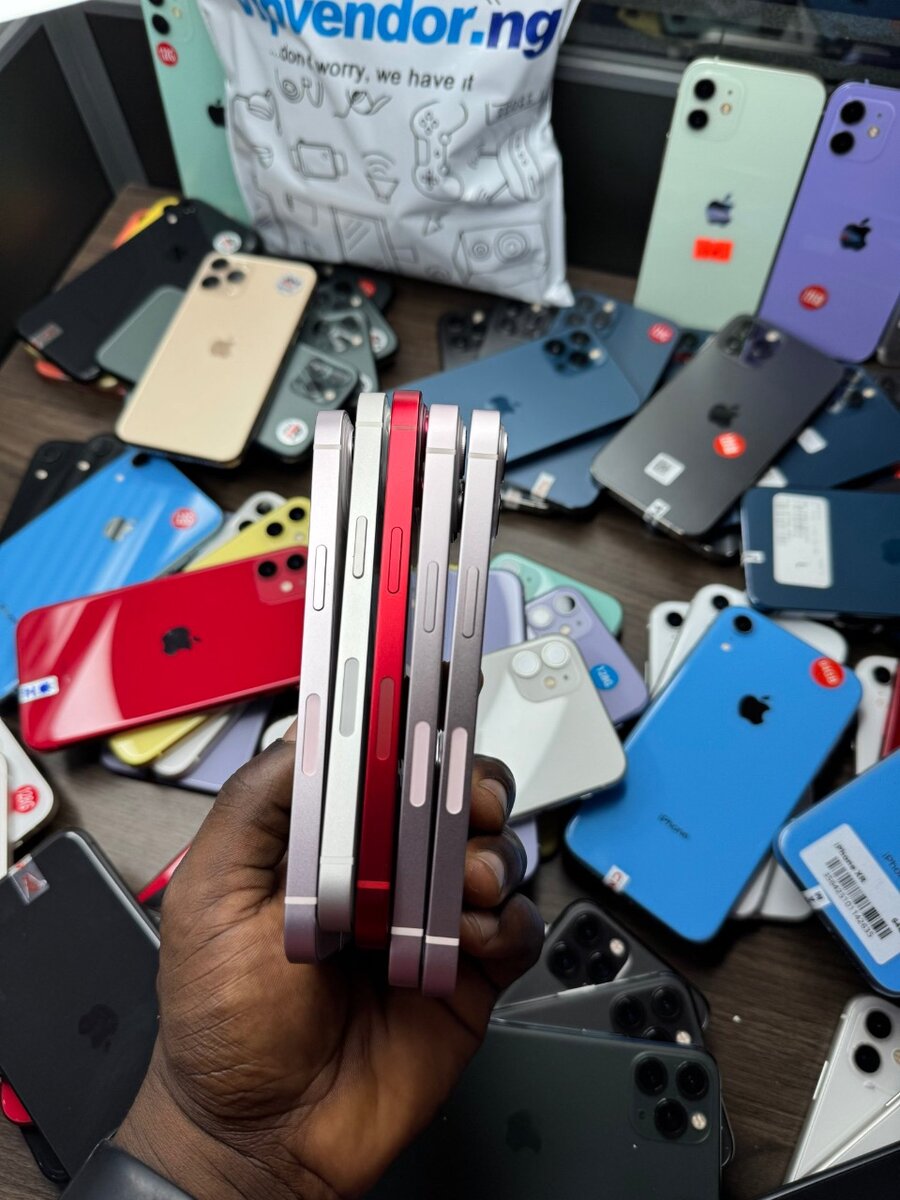 Premium uk used iPhone 13 128GB available