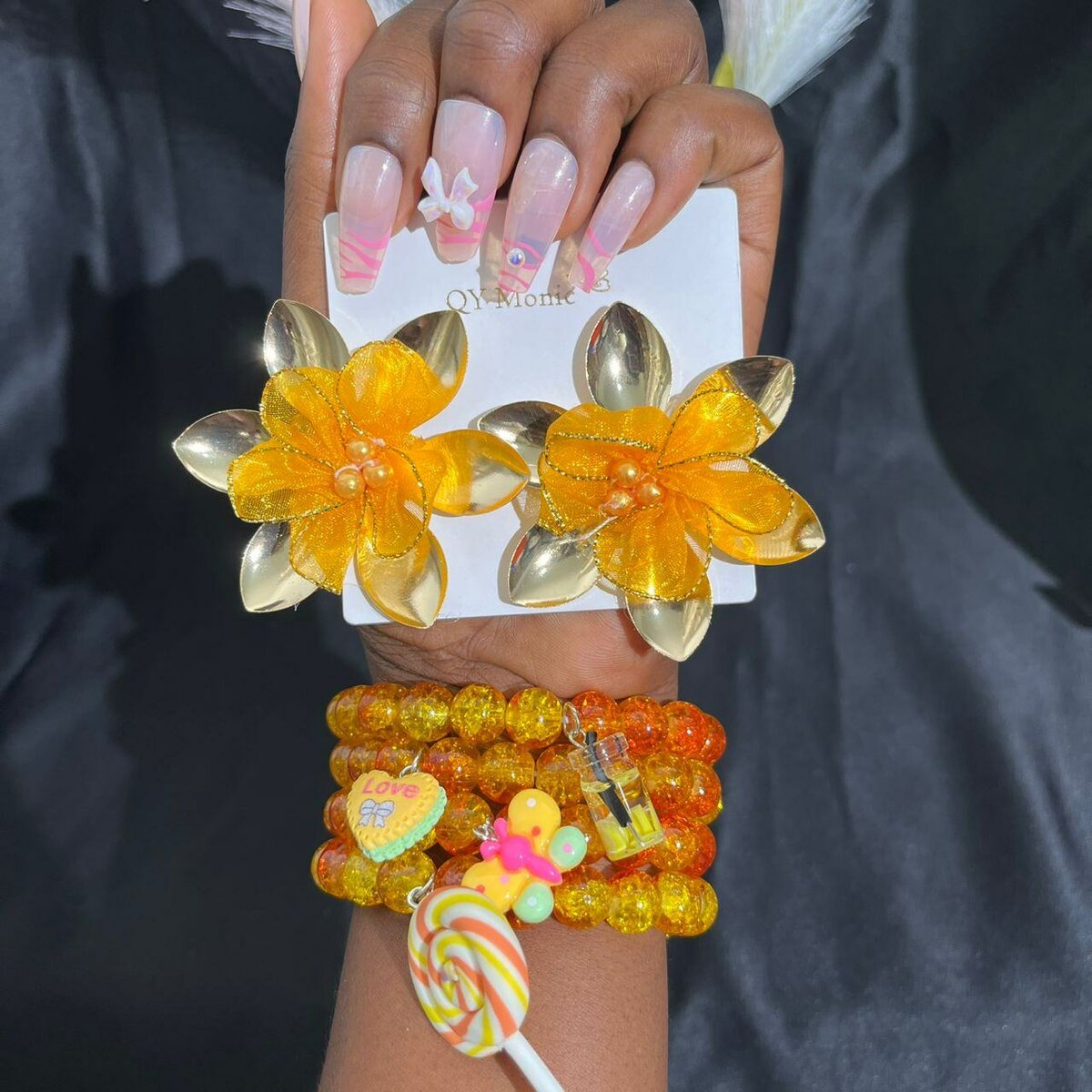 Crackle beaded bracelet