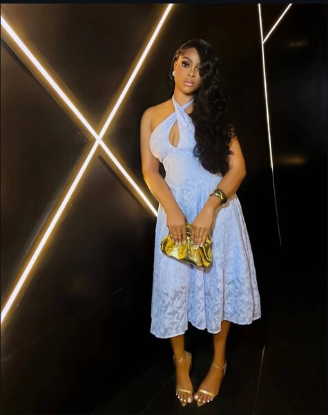 Robes femme chic bleu ciel avec dentelle