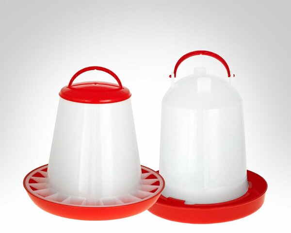 Distributeurs d'eau et nourriture pour volaille