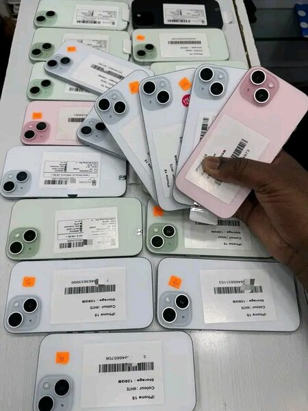 Apple iPhone 15 neuf - Stock disponible