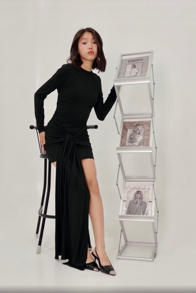 Вечернее платье с завязкой на бедрах