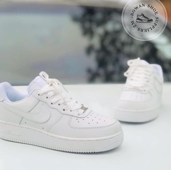NIKE AIR FORCE 1 SNEAKERS(Plain white)