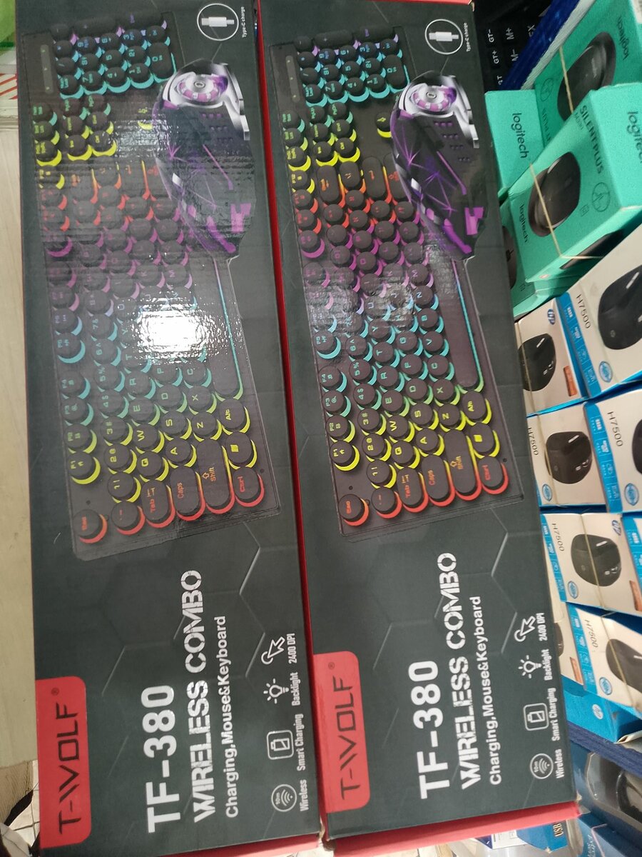 Wireless gaming keyboard