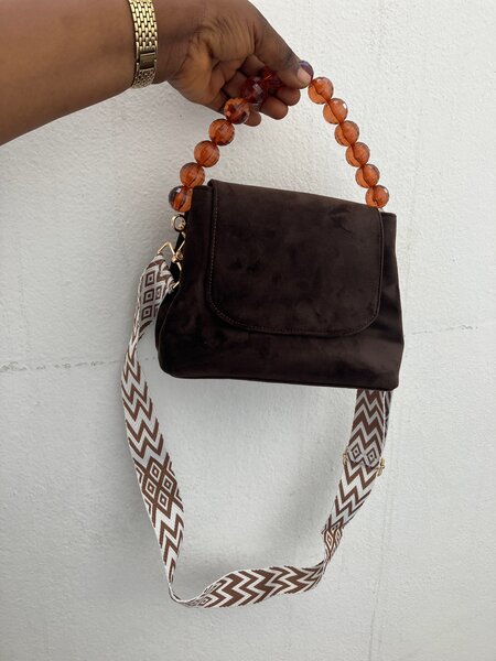 Sac à main élégant en velours