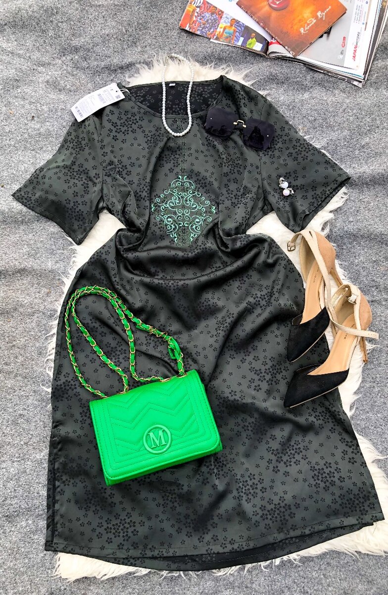 Green box dress