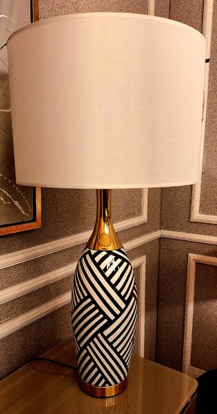Table lamp