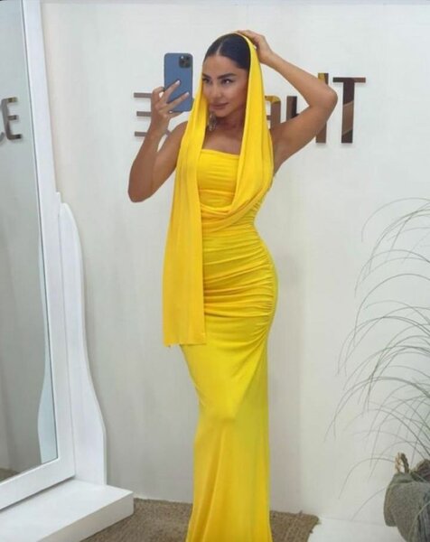 Robe longue jaune élégante