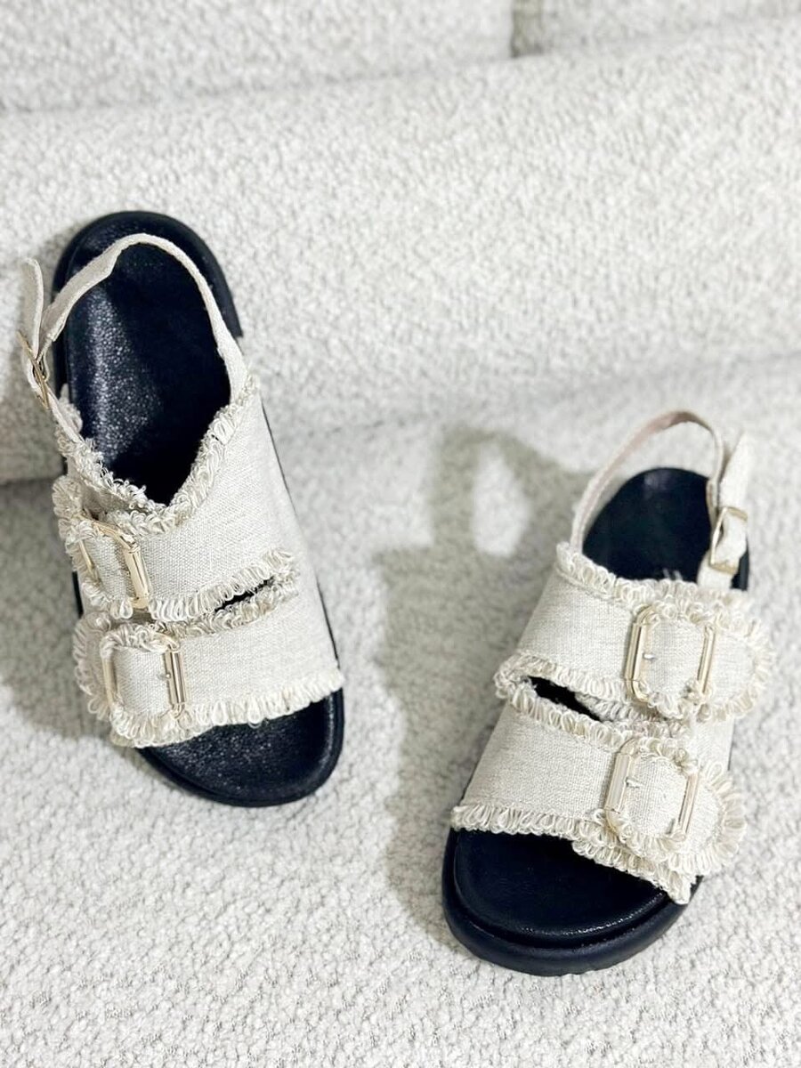 Sandales en tissu à boucles