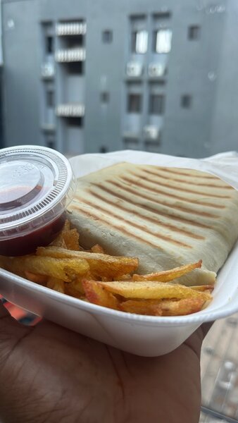 Sandwich Grillé et Frites