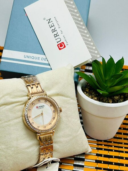 MONTRE FOND BLANC FEMME