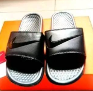ORIGINAL BENASSSI NIKE SLIDES