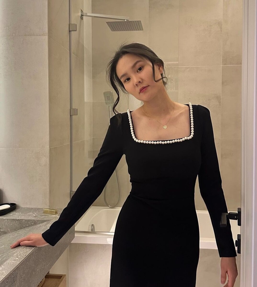 Платья футляр