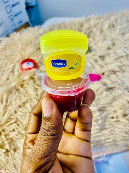 Gommage lèvres rose&vaseline