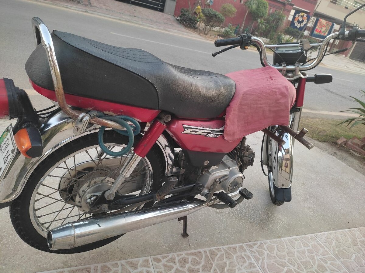 Honda CD-70CC 2016 First Owner - Well Maintained Bike