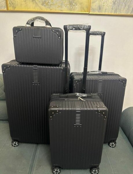 Ensemble valises rigides 4 pièces