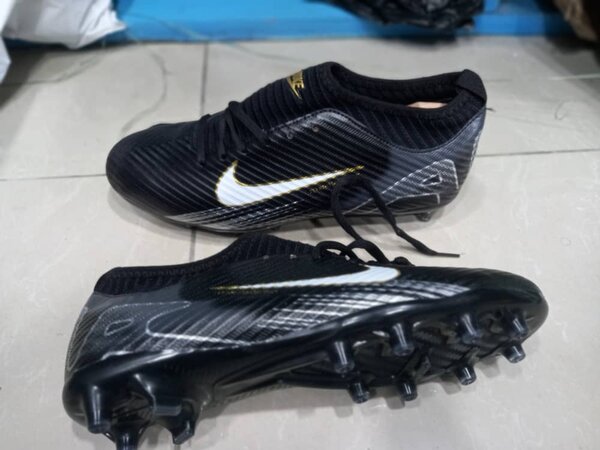 Chaussures de football Nike ultra-légères