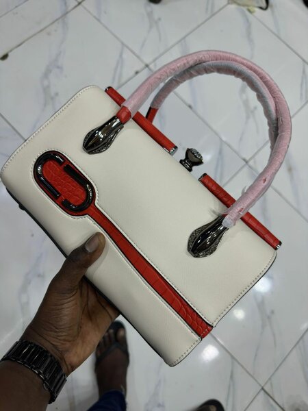 Sac à main élégant en cuir