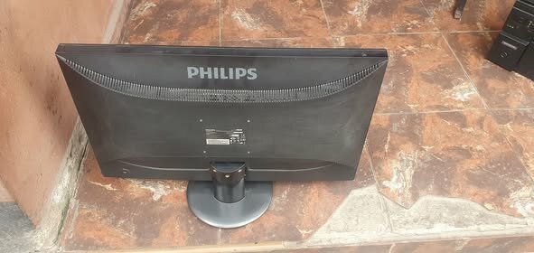 PHILLIPS MONITOR 27"