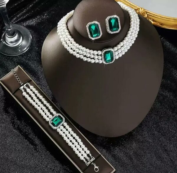 Elegant Pearl Jewelry Set